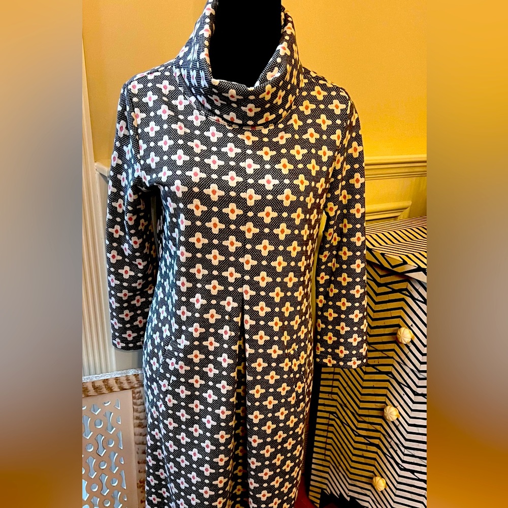 Tyler Boe dress with 3/4 length sleeve